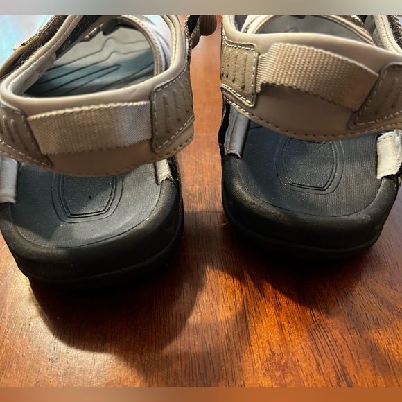 TEVA Tirra Sport Sandals (size 6.5) - Picture 5 of 10